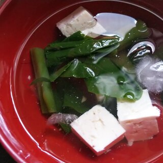 つるむらさきと豆腐の白だしスープ